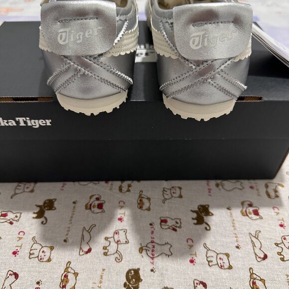 Onitsuka Tiger Mary Jane Ballet Shoes In Silver - Picture 2 of 8